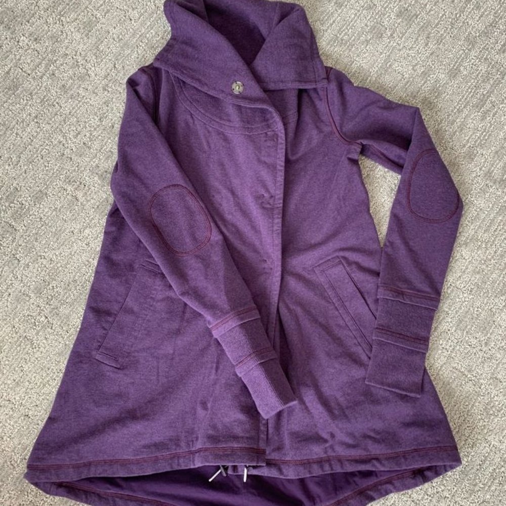Lululemon Gratitude Wrap Size 6 Zinfandel